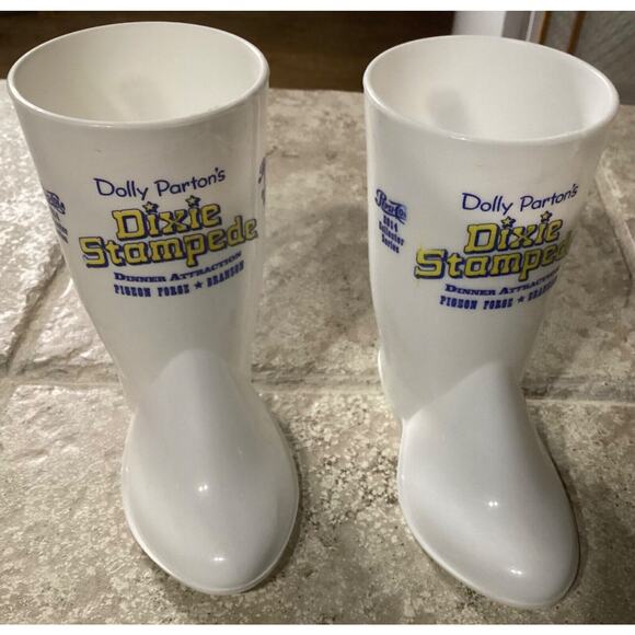 Lot of 4 ~ Dolly Parton Dixie Stampede Pigeon Forge Branson Souvenir Mug Cups - Picture 9 of 10